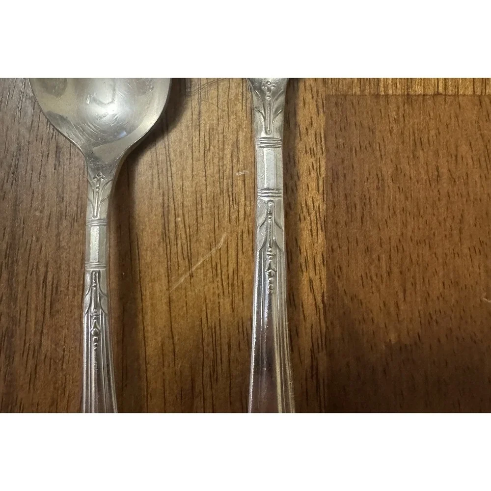 Oneida Community Tudor Plate Spoons Silverplate Glossy set of 2
